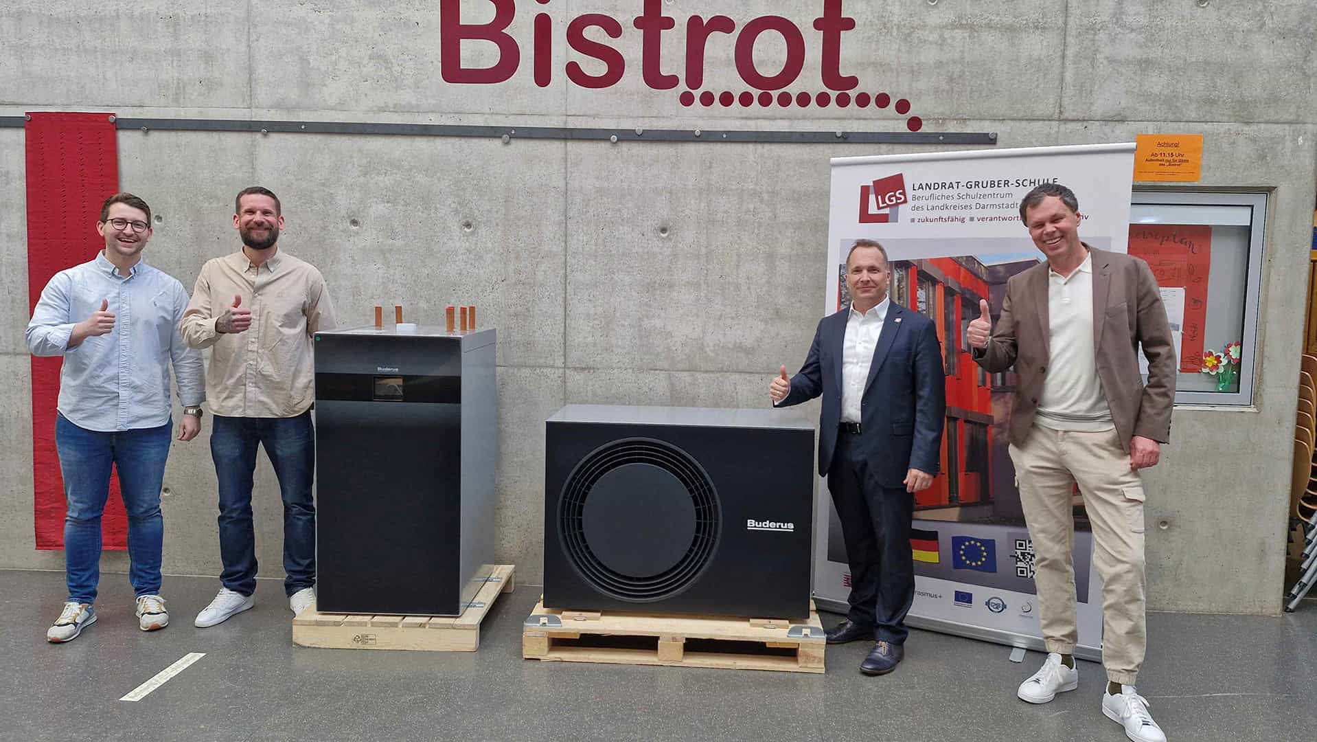 Großzügige Spende an das SHK Labor der Landrat-Gruber-Schule